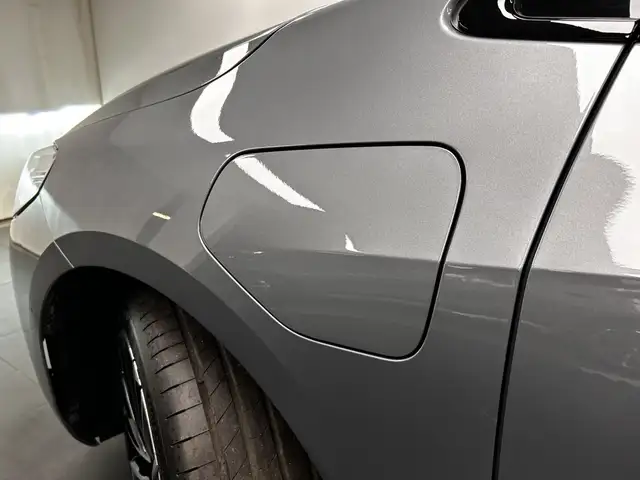BMW 2 Series view 10
