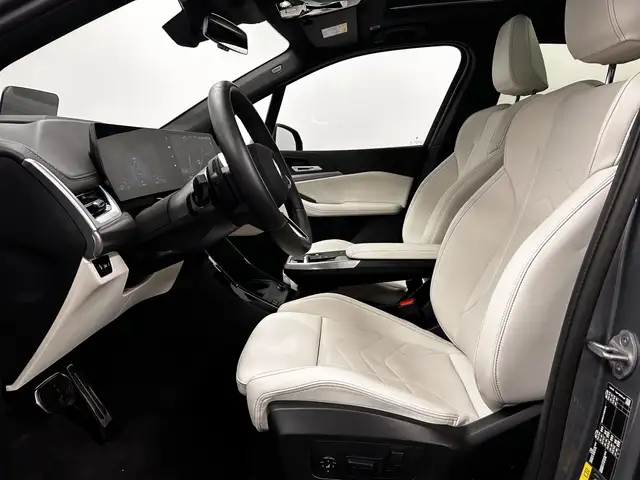 BMW 2 Series view 4