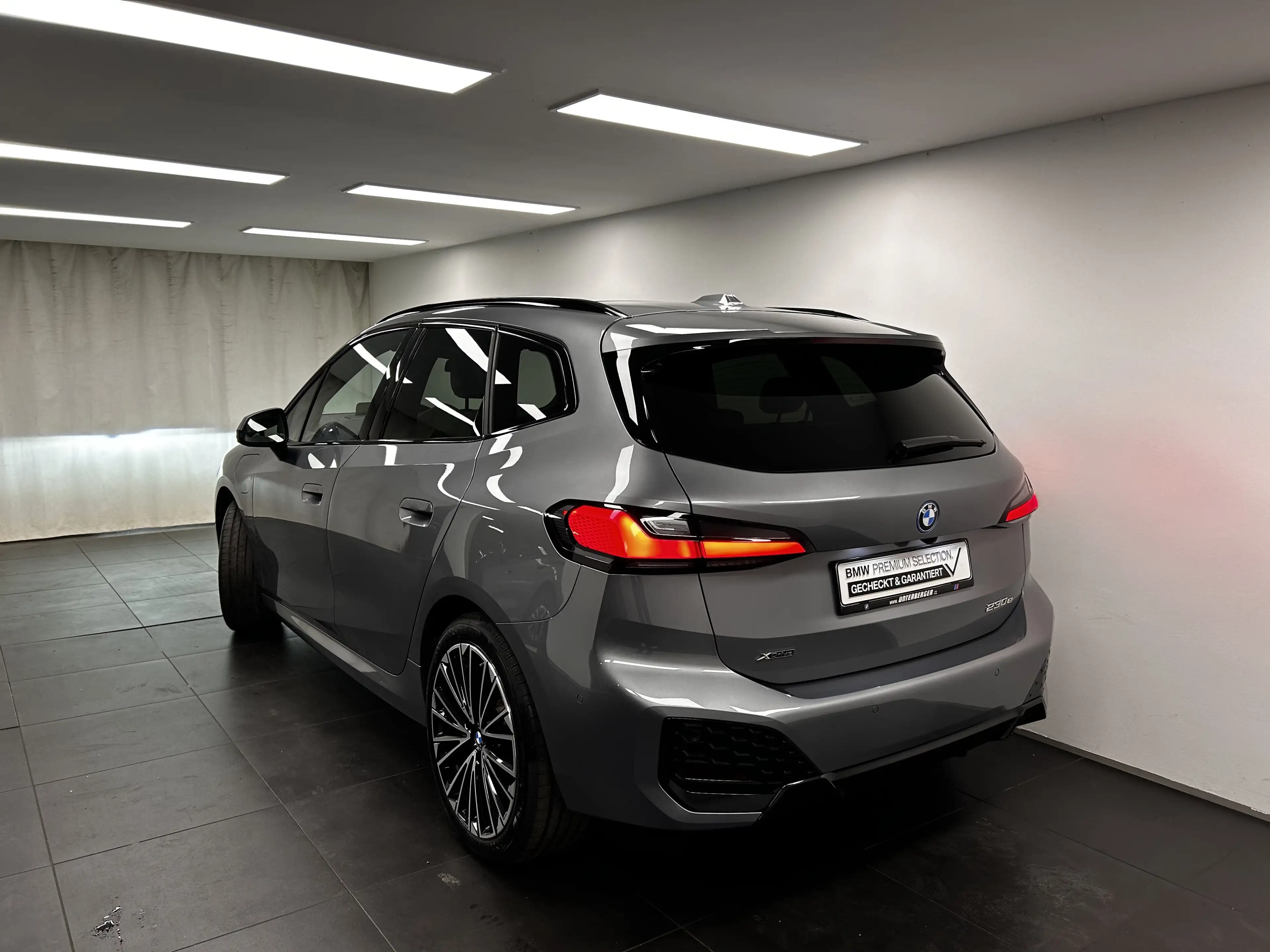 BMW 230 e xDrive Active Tourer — photo 12
