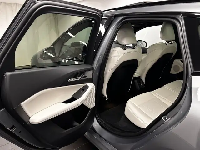 BMW 2 Series view 15