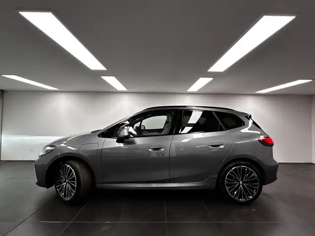 BMW 2 Series view 2