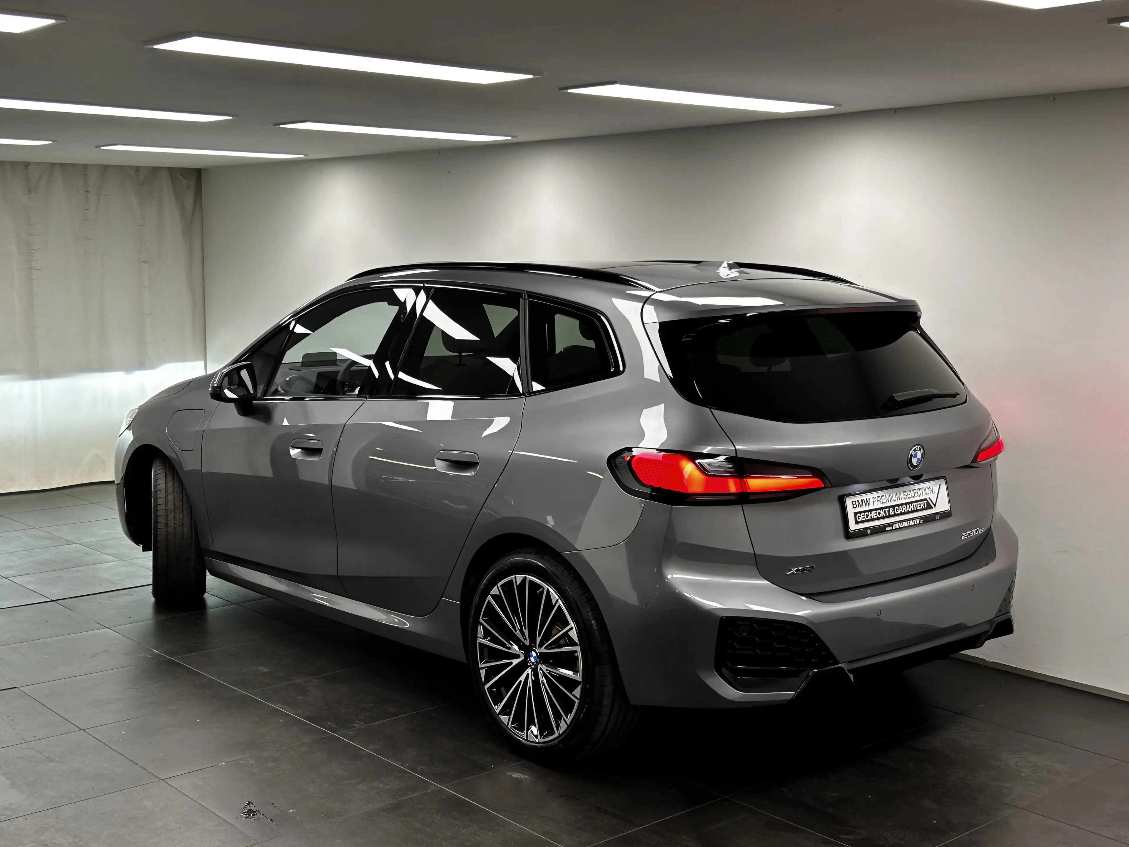 BMW 230 e xDrive Active Tourer — photo 3