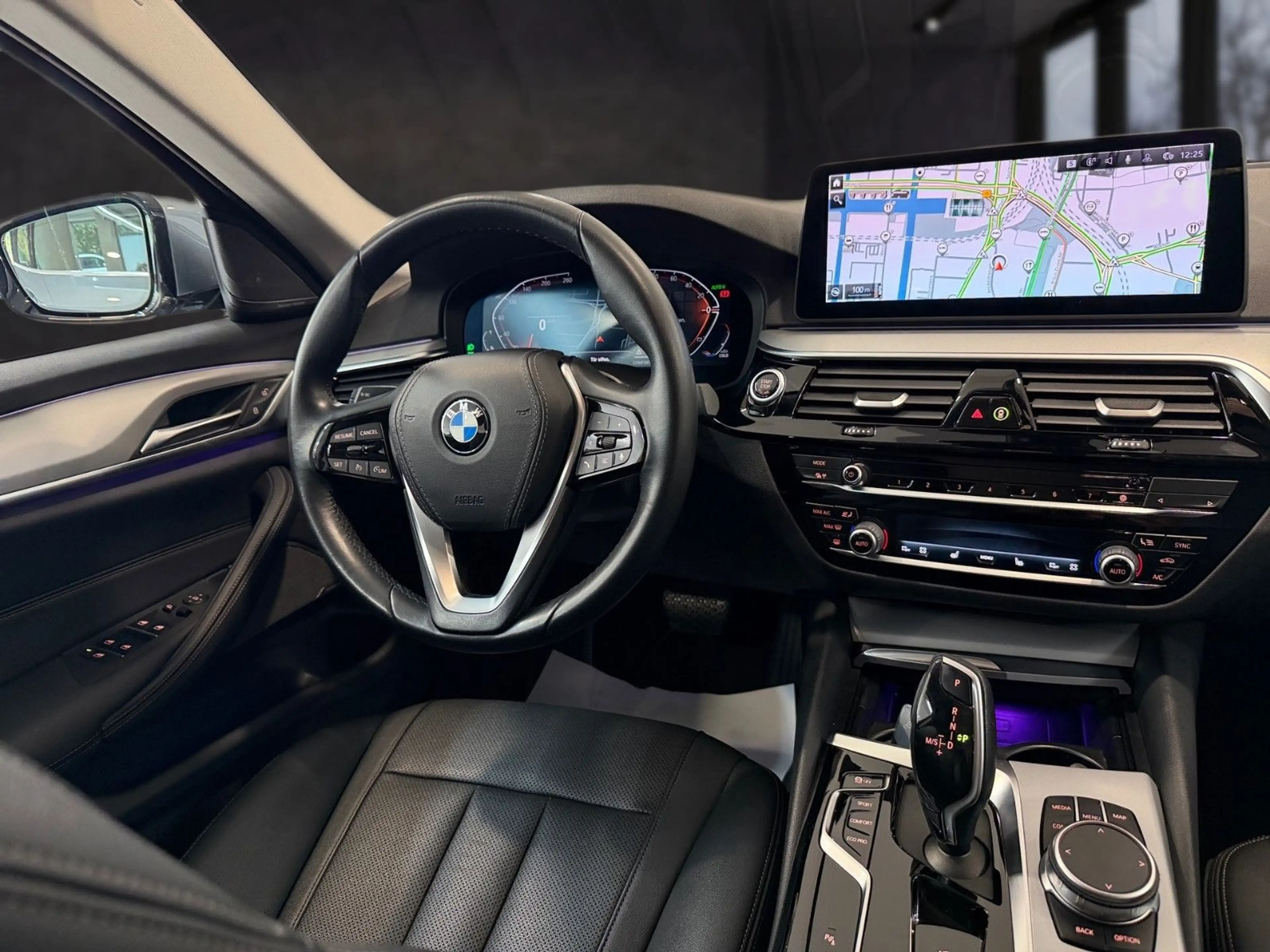 BMW 520 d Touring Business Paket*Ambiente*LED*KeyLess — photo 10