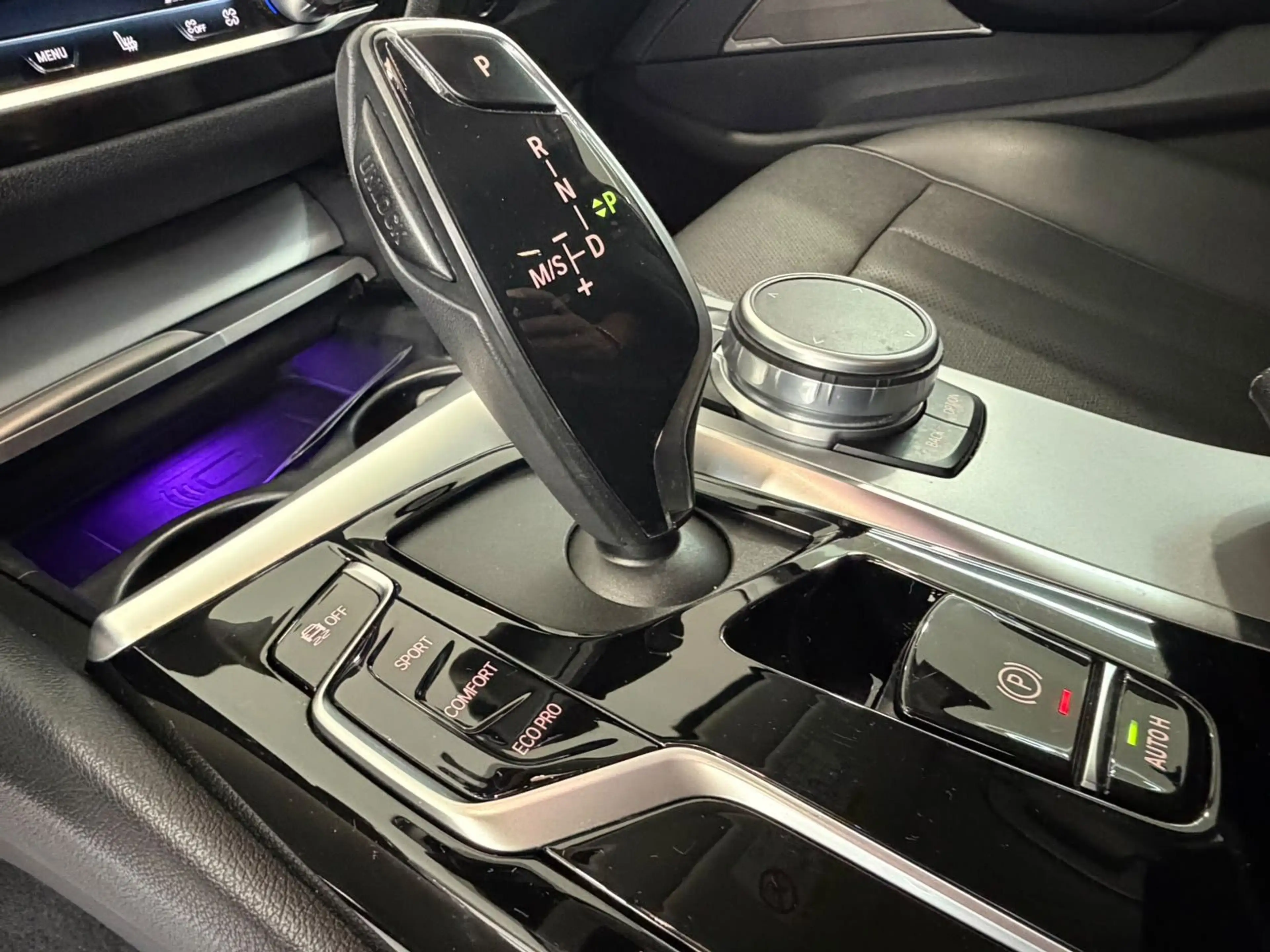 BMW 520 d Touring Business Paket*Ambiente*LED*KeyLess — photo 31