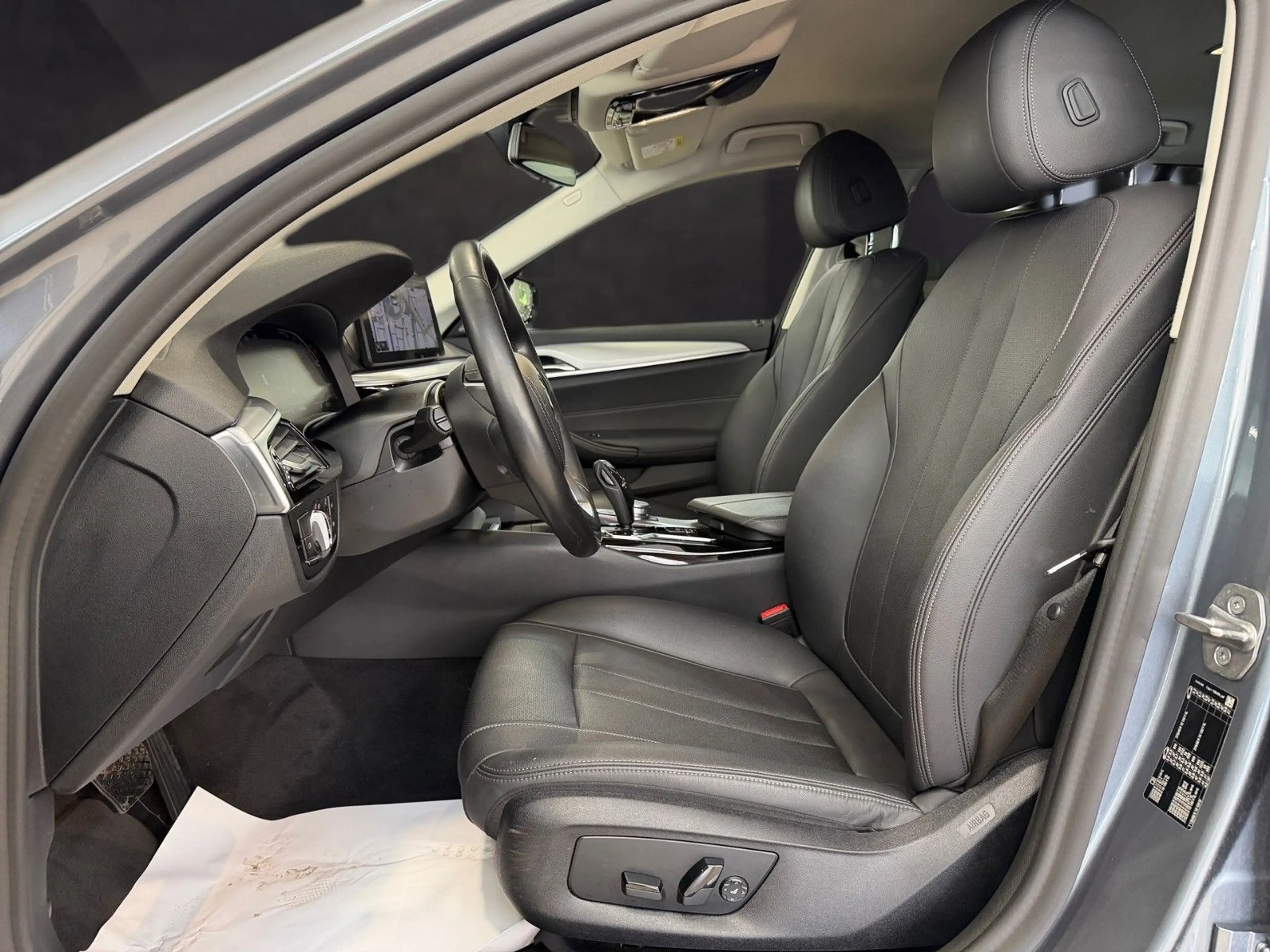 BMW 520 d Touring Business Paket*Ambiente*LED*KeyLess — photo 9