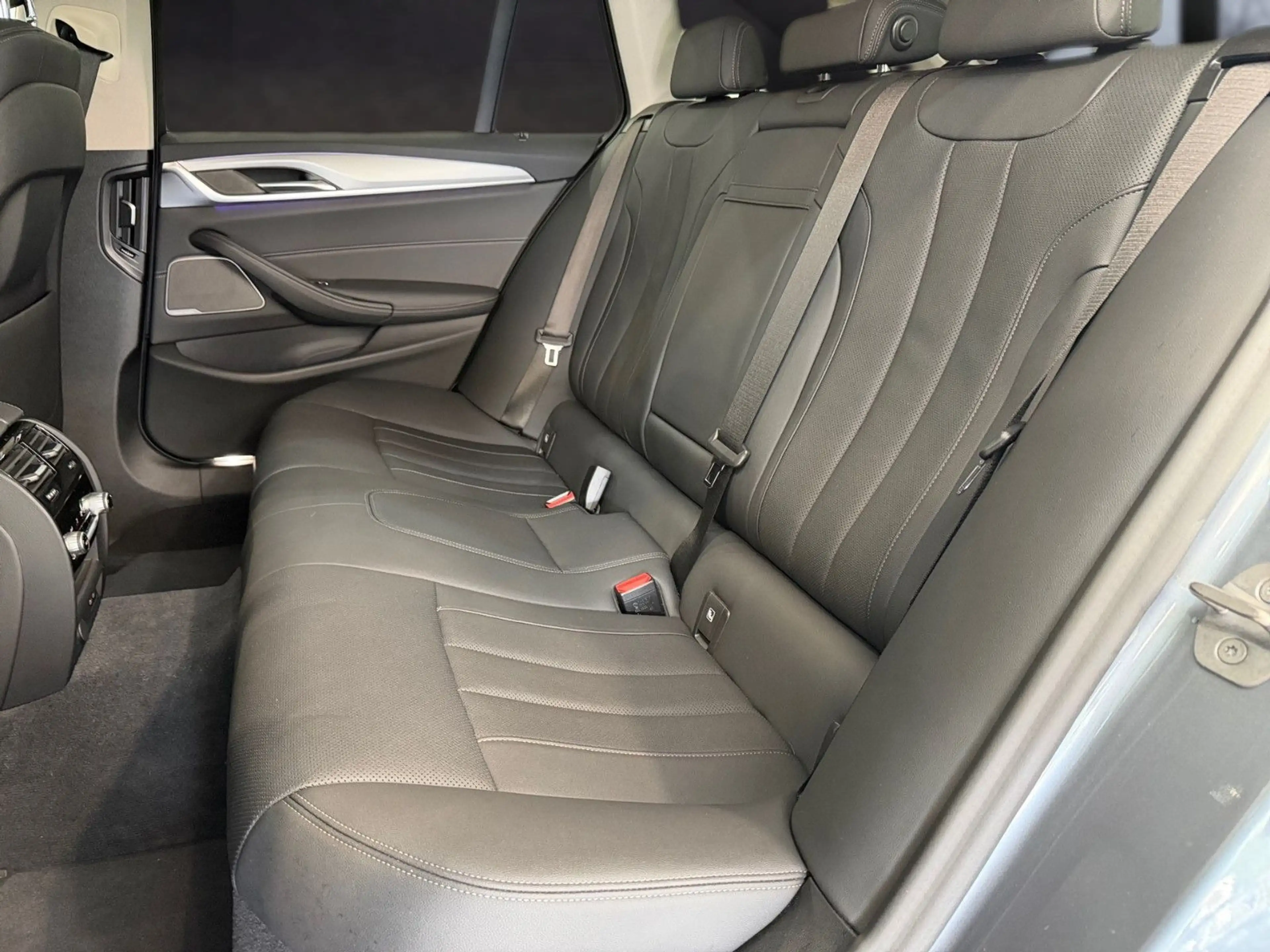 BMW 520 d Touring Business Paket*Ambiente*LED*KeyLess — photo 15