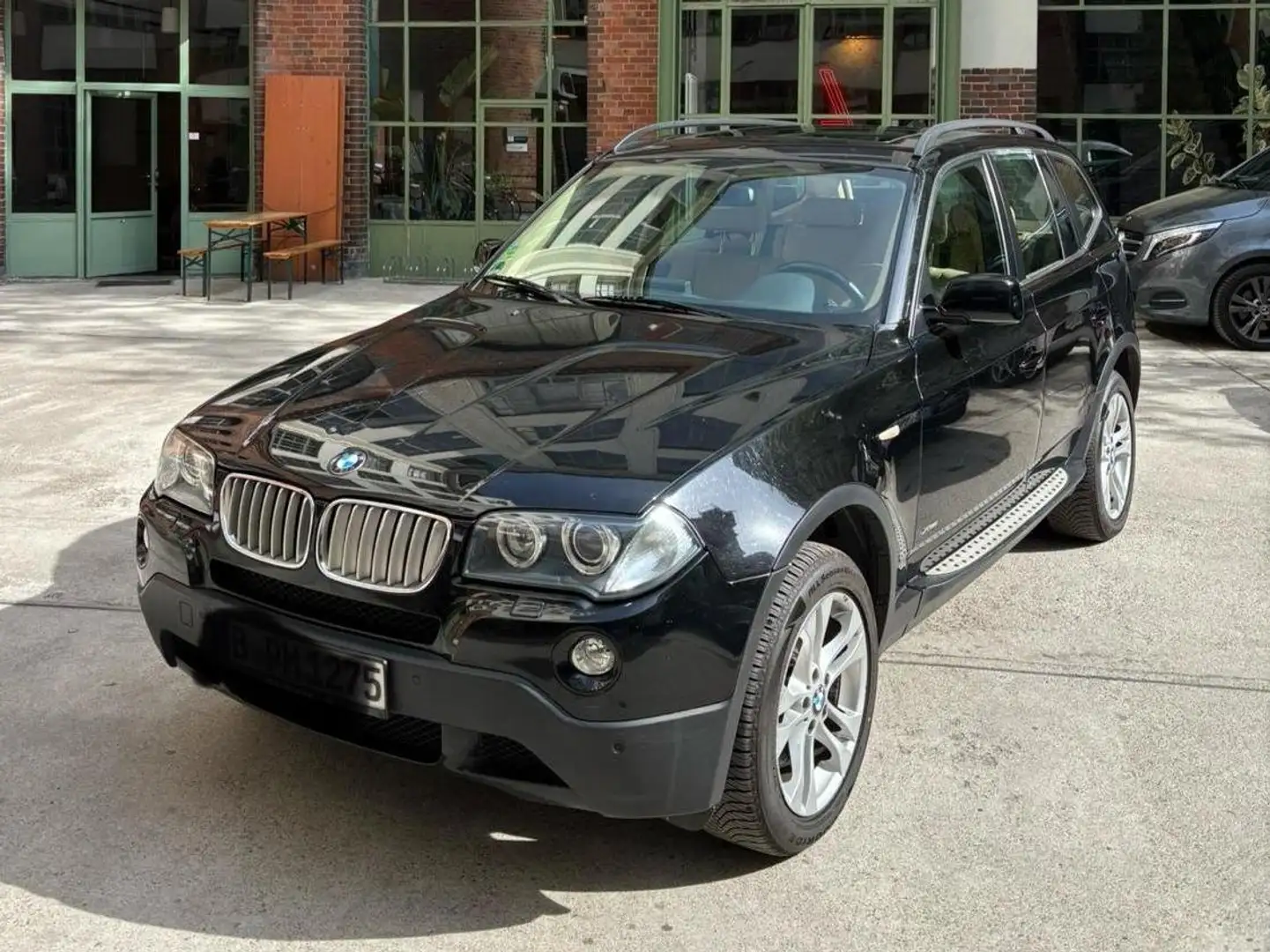 BMW X3 X3 xDrive35d Aut. Schwarz - 2