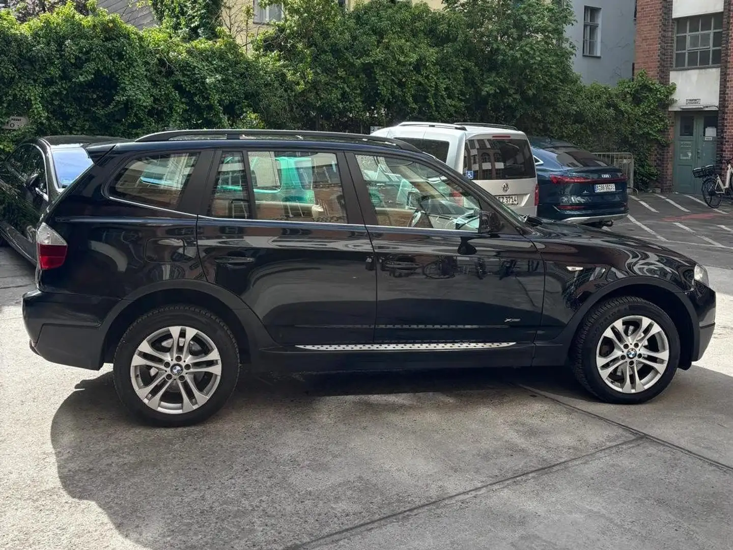 BMW X3 X3 xDrive35d Aut. Schwarz - 1