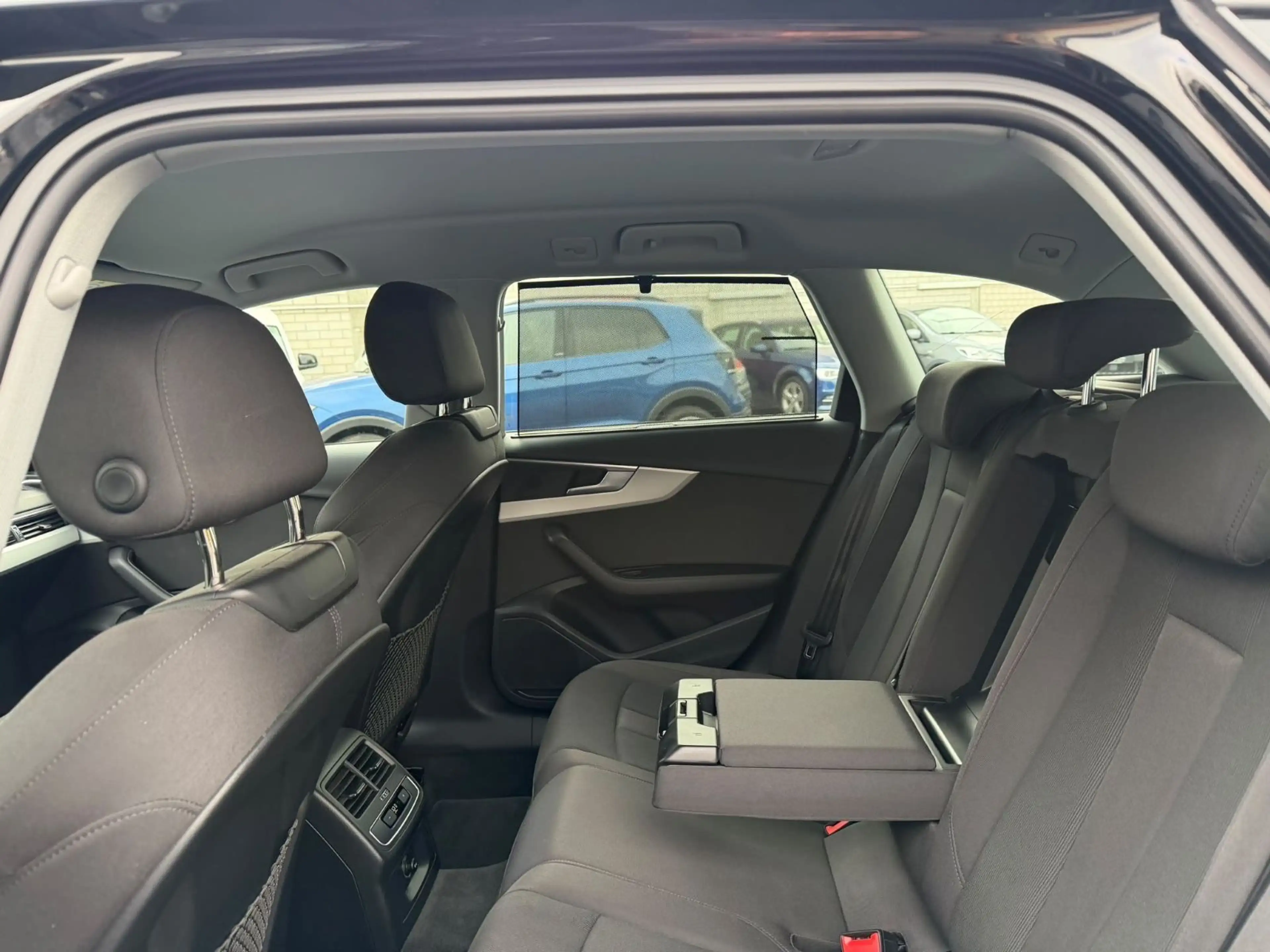 Audi A4 Avant40 TDI quattro Advanced*LED*KAM*NAVI*AHK — photo 8