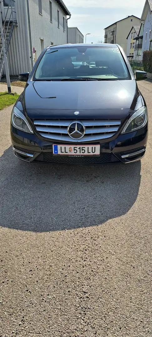 Mercedes-Benz B 200 (BlueEFFICIENCY) - 1
