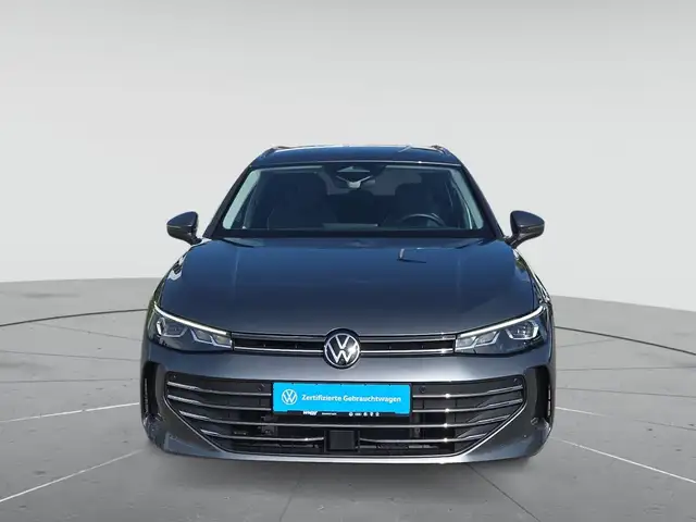 Volkswagen Passat view 2