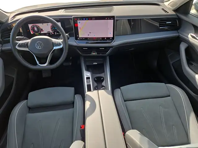 Volkswagen Passat view 8