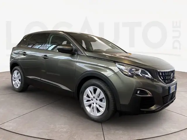 Peugeot 3008 view 3