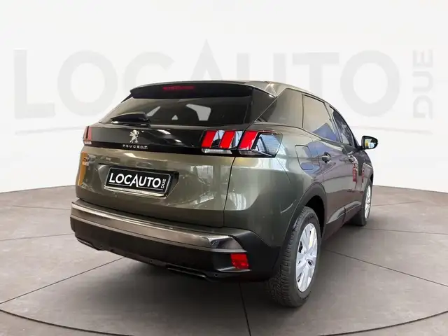 Peugeot 3008 view 4