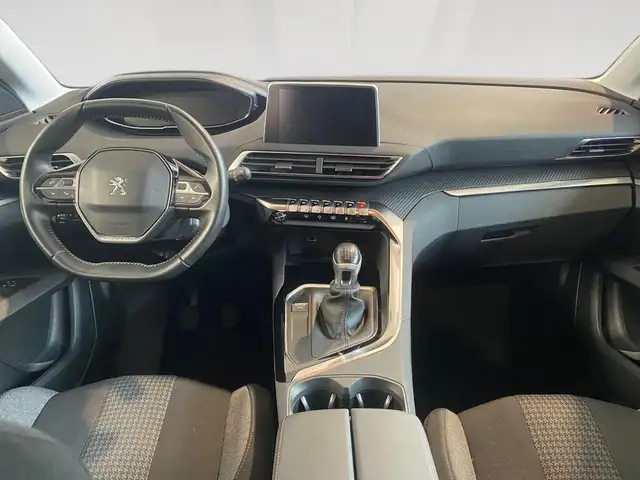 Peugeot 3008 view 6