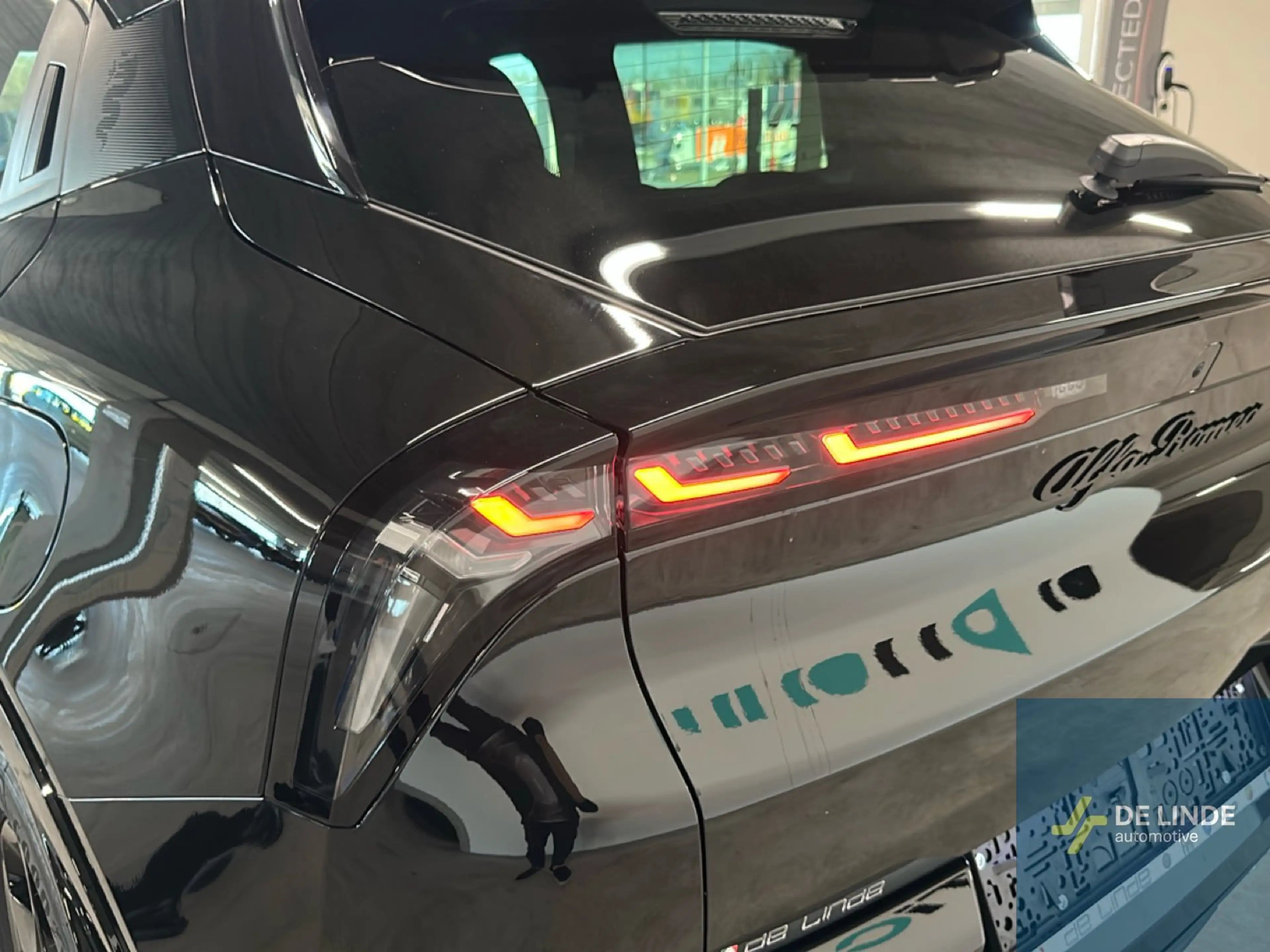 Alfa Romeo Junior 1.2 Hybrid 145 eDCT6 Ibrida — photo 6