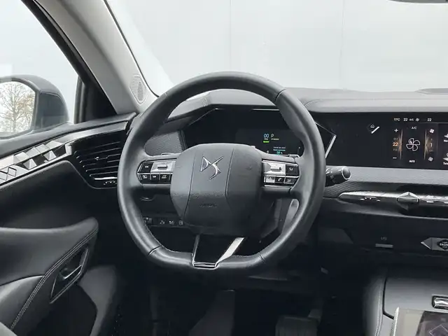 DS Automobiles DS 4 view 26