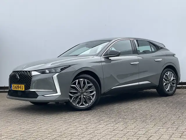 DS Automobiles DS 4 view 12