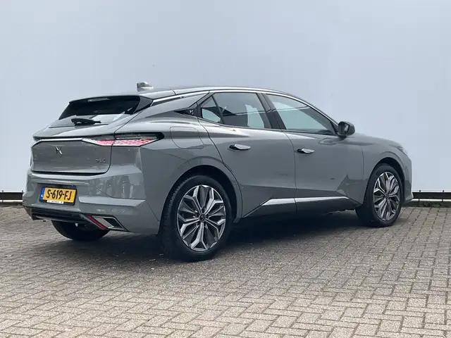 DS Automobiles DS 4 view 13