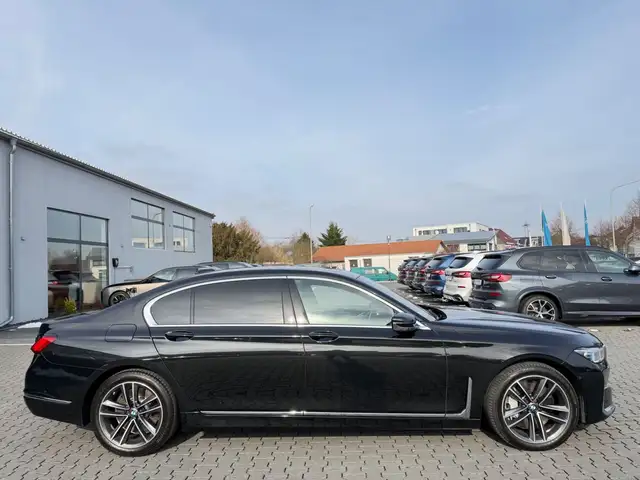 BMW 750 i*Lang*xDrive*Individual*3xTV*360°ACC*HUD*H&K