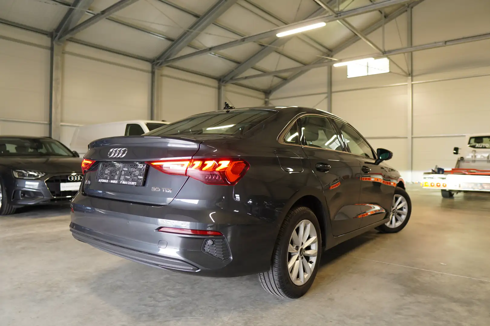 Audi A3 30 TDI advanced advanced MATRIX LED LEDER ACC Gris - 2