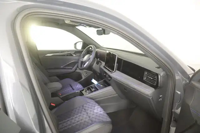 Volkswagen Tiguan Sport TDI 4MOTION DSG Ansicht 13