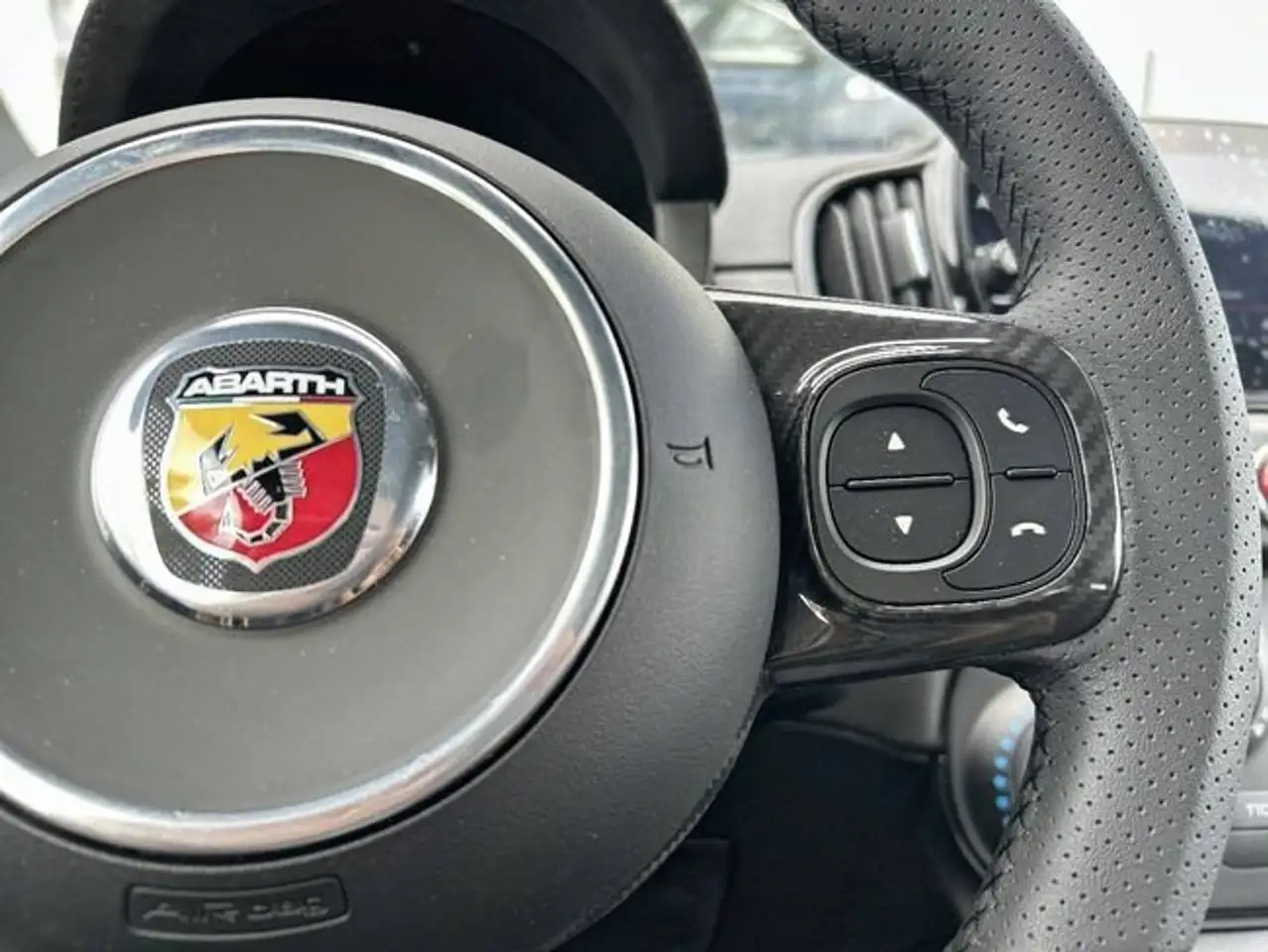 Abarth 500 2023 — фото 15