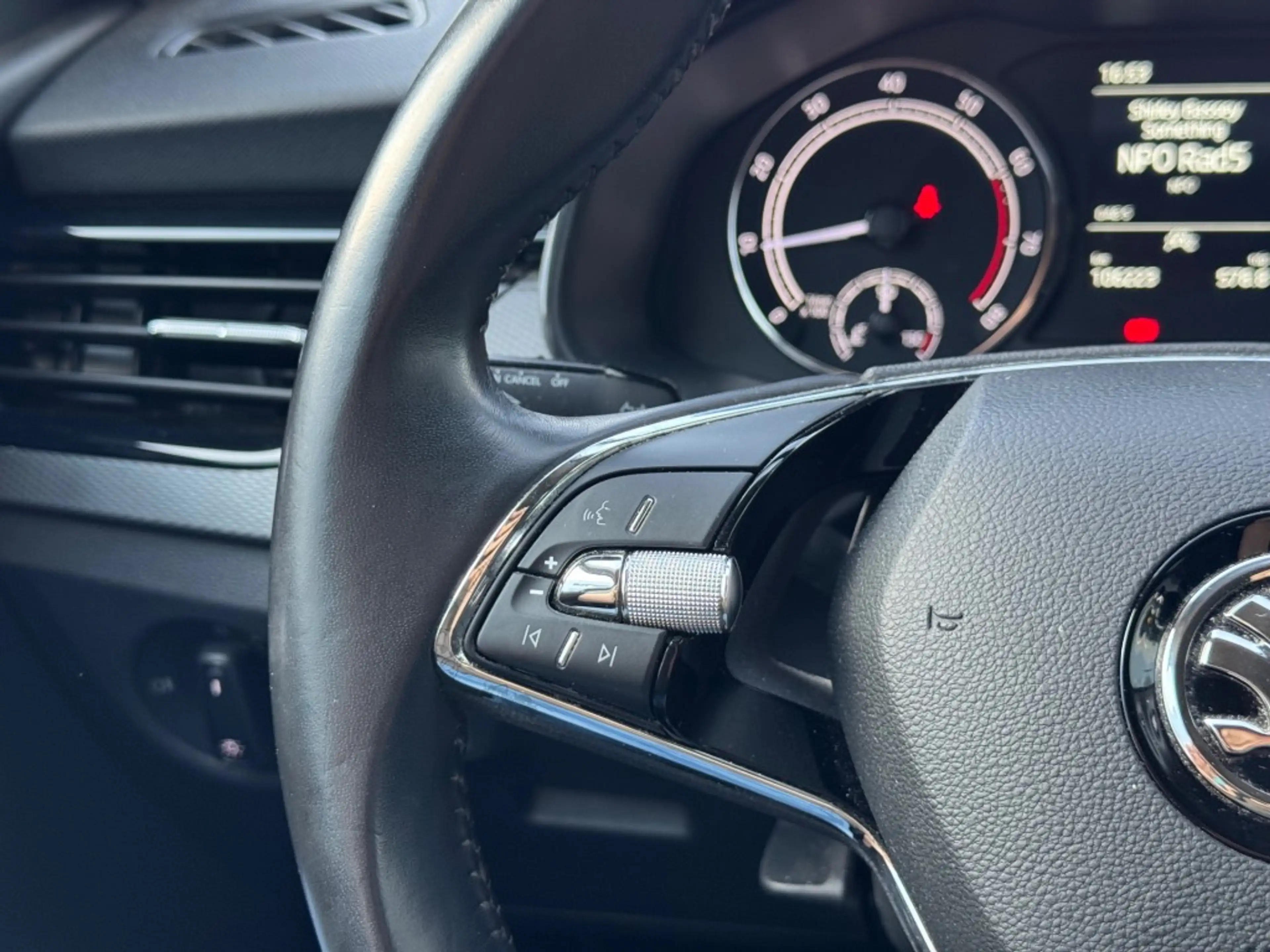 Skoda Kamiq 1.0 TSI Style - stoelverwarming - apple carplay/an — photo 5