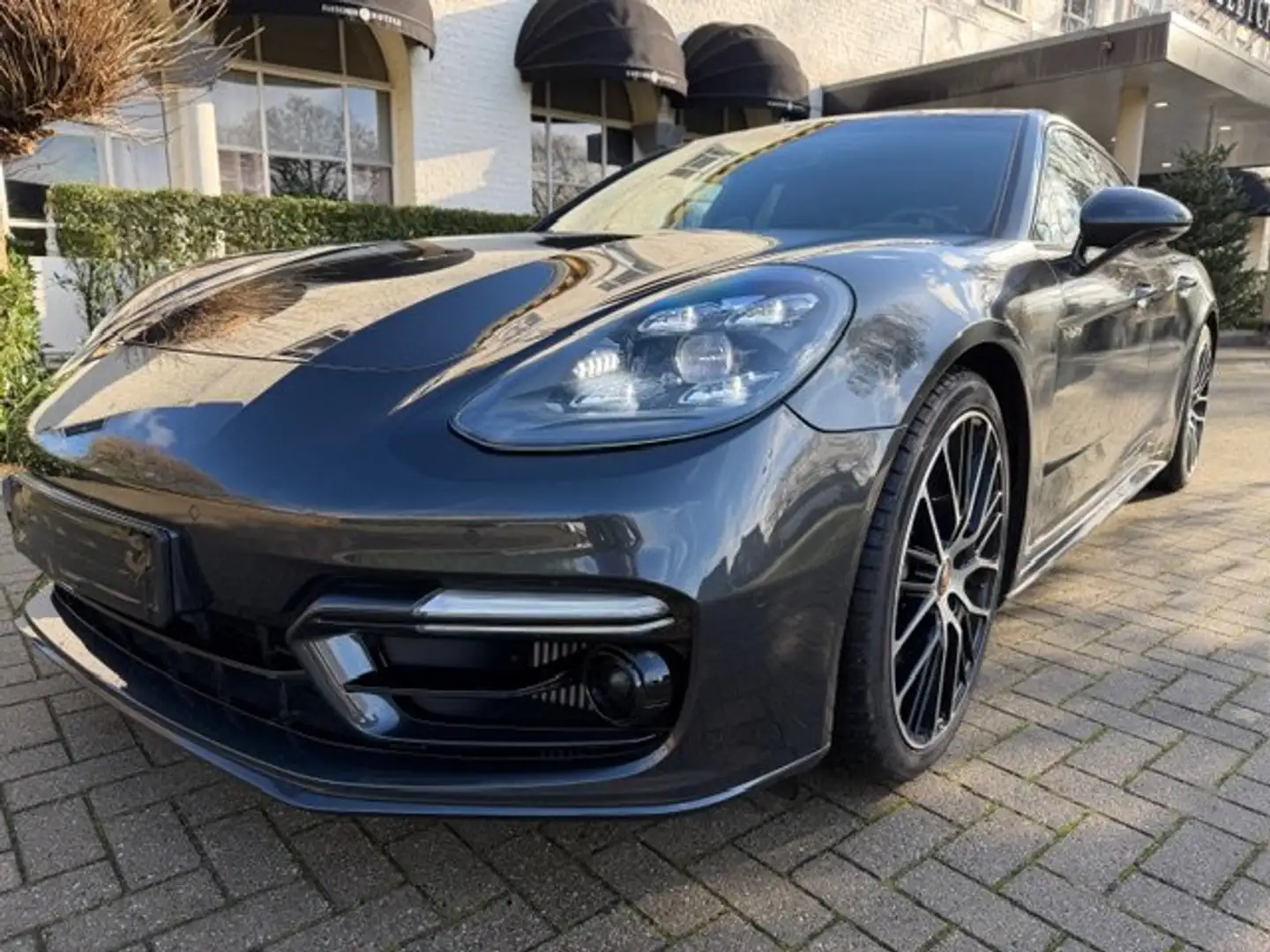 Porsche Panamera Platinum Edtion 4E-Hybrid Sport Turismo FullOption Grijs - 2