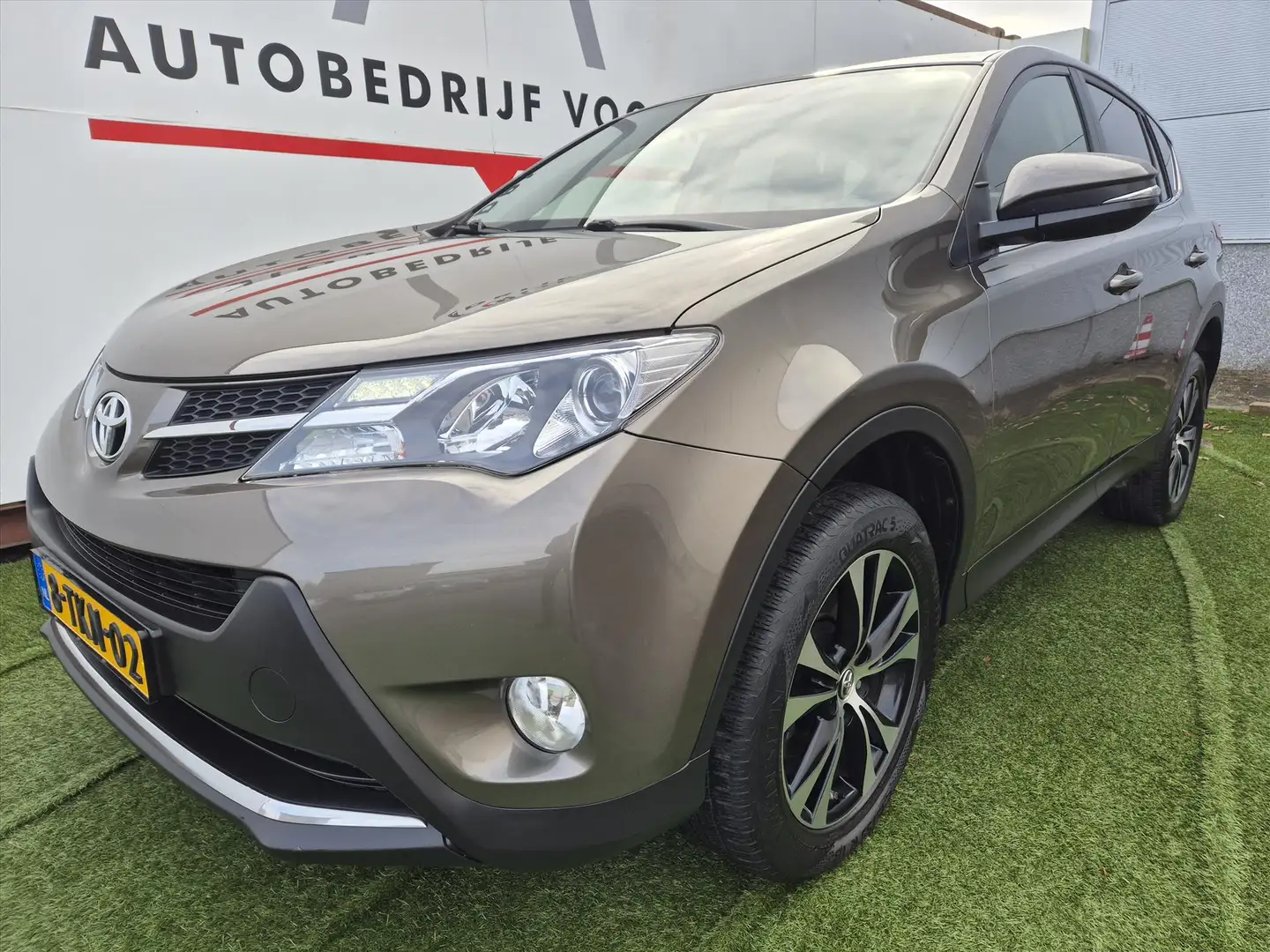 Toyota RAV 4 2.0 VVT-i 151pk AWD Automaat Dynamic Bruin - 2