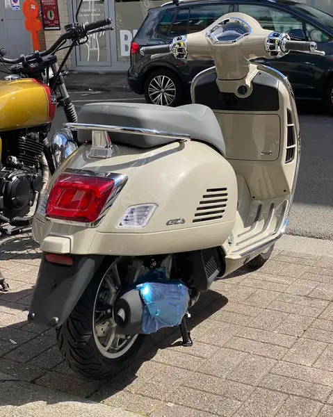 Vespa GTS 125 - foto 6