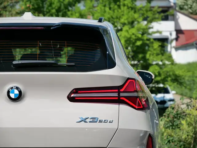 BMW X3 view 10