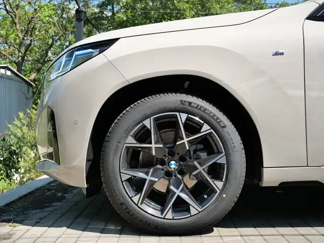 BMW X3 view 13