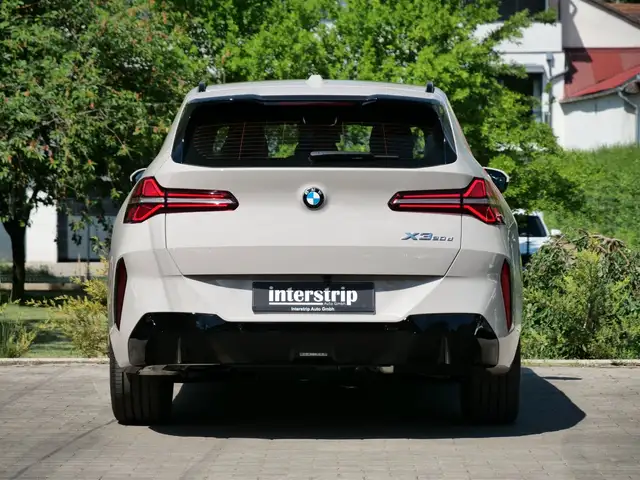 BMW X3 view 5