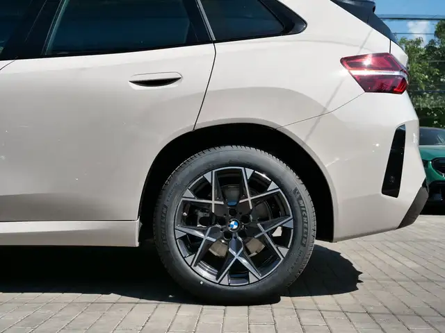 BMW X3 view 14