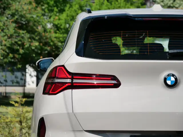 BMW X3 view 9