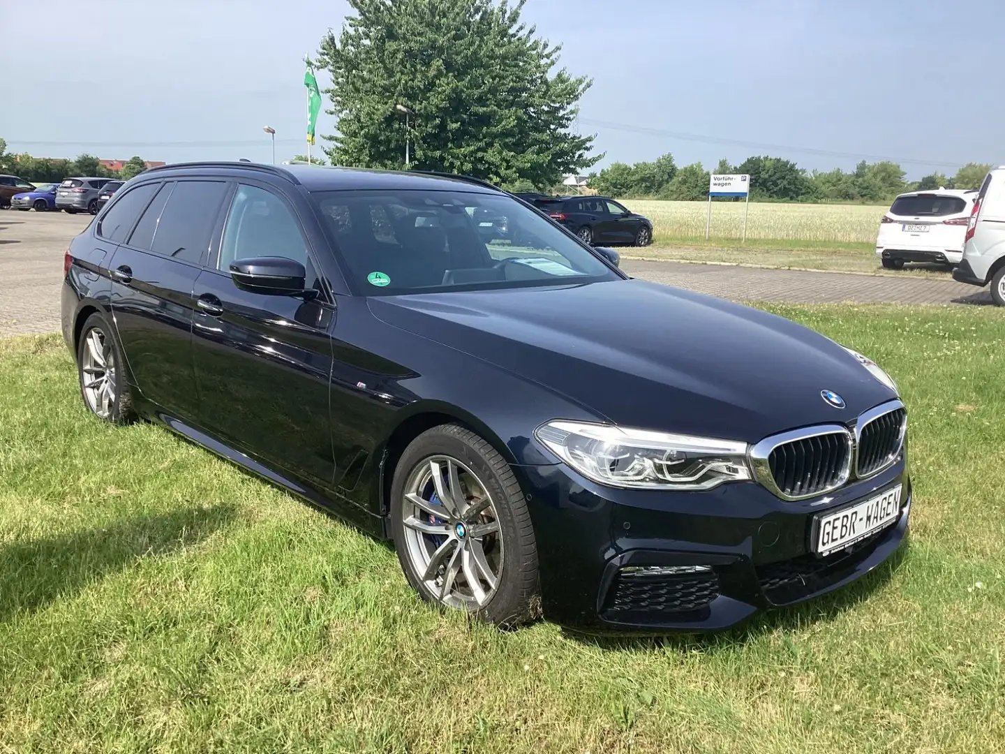 BMW 530 5 Touring 530 i xDrive M Sport, AHKschw.,LederS. Noir - 1
