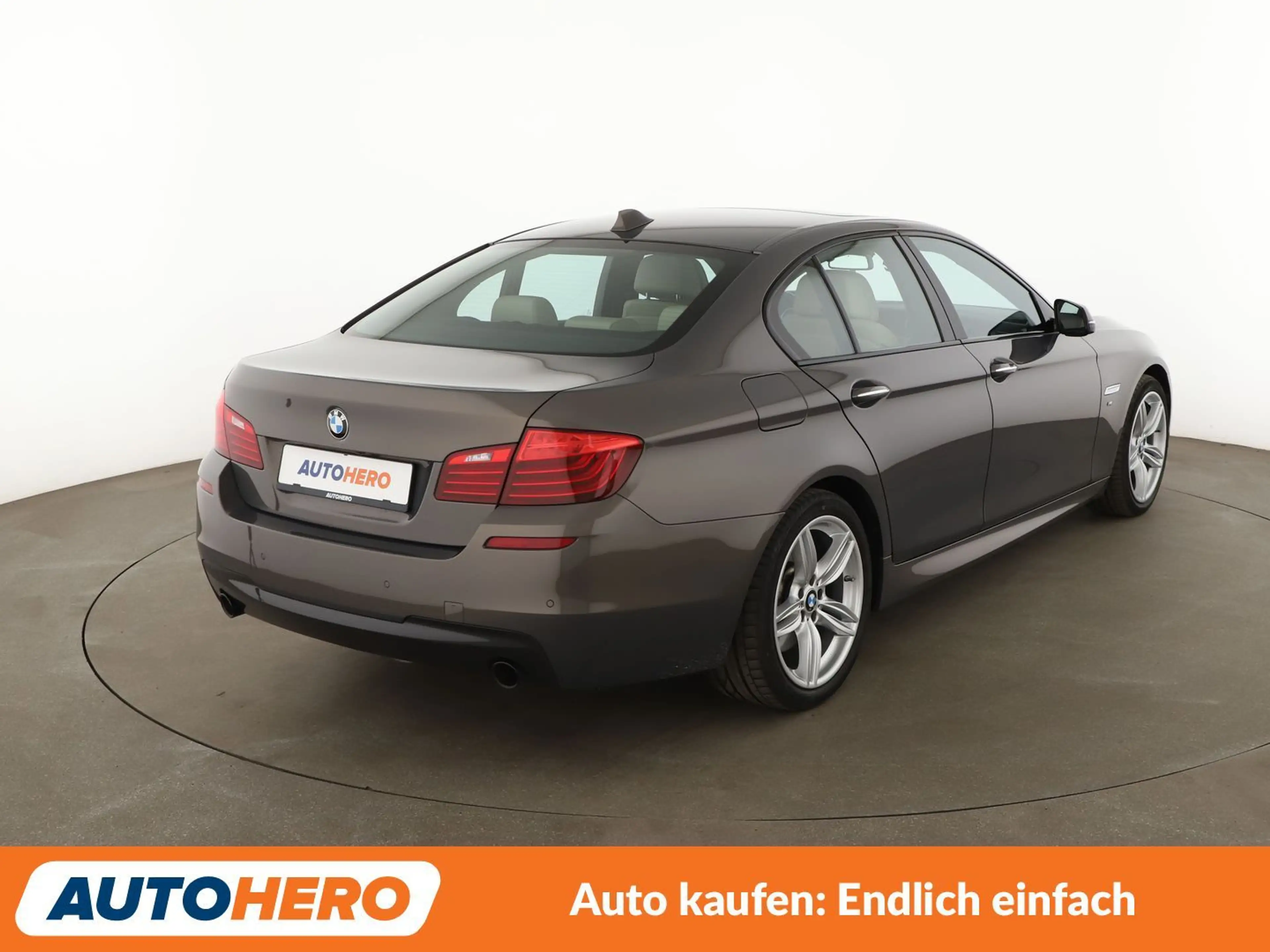 BMW 535 535d xDrive M Sport Aut.*NAVI*LED*HUD*TEMPO*CAM* — photo 6