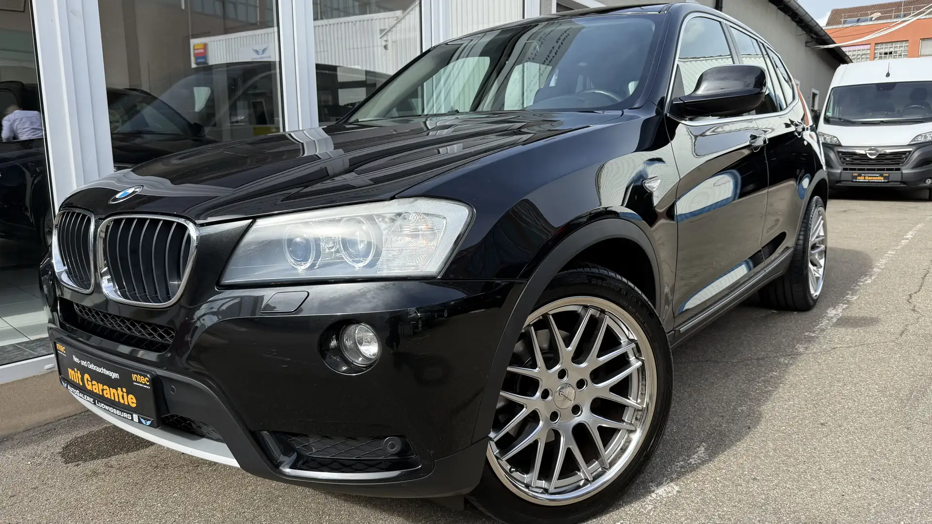 BMW X3 xDrive 20d X Line BI-XENON LEDER NAVI PDC 20ZOLL Noir - 1