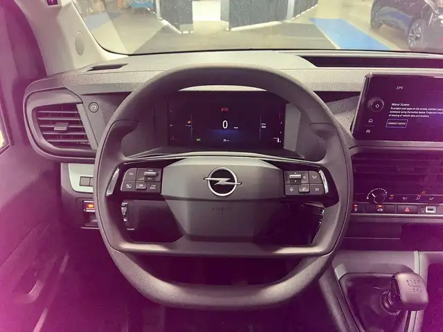 Opel Vivaro view 11