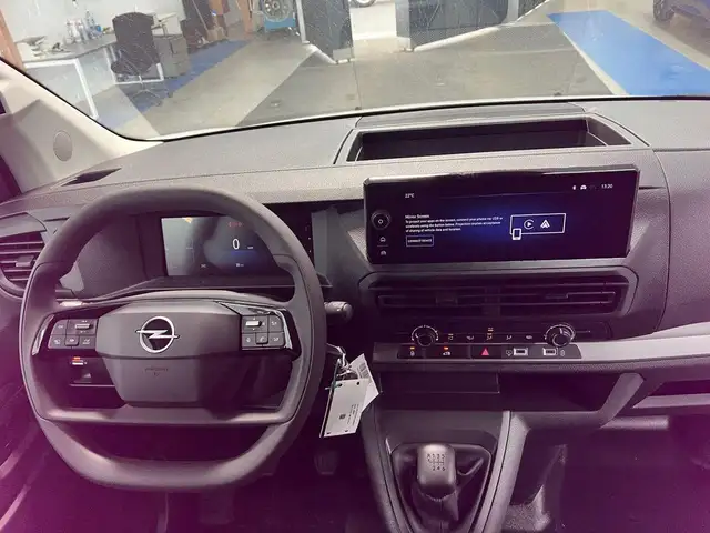 Opel Vivaro view 9