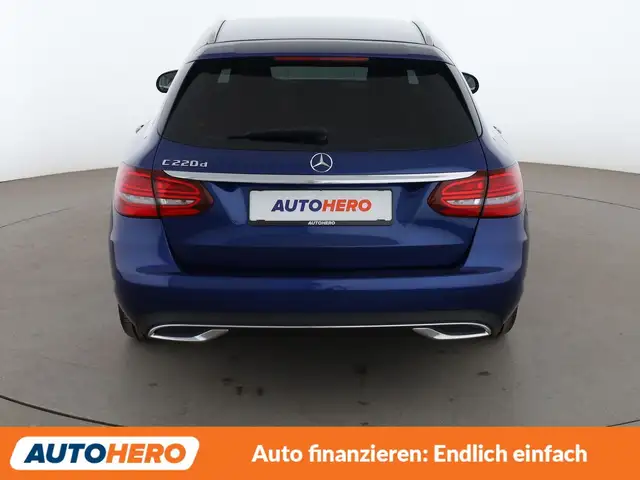 Mercedes-Benz C-Class view 5