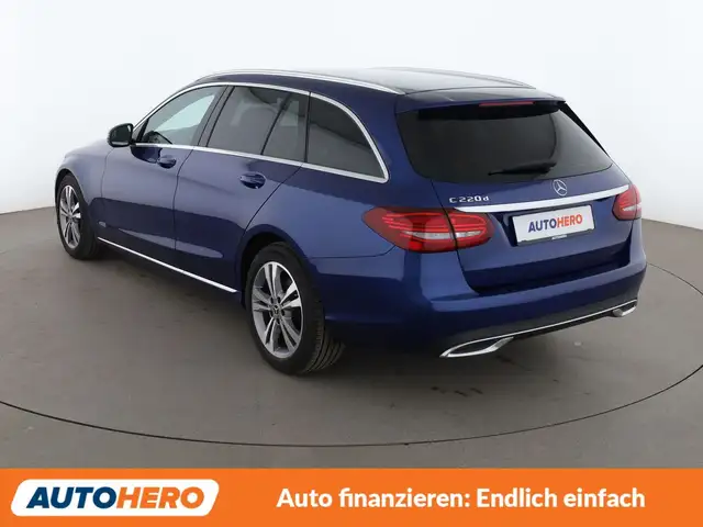Mercedes-Benz C-Class view 4