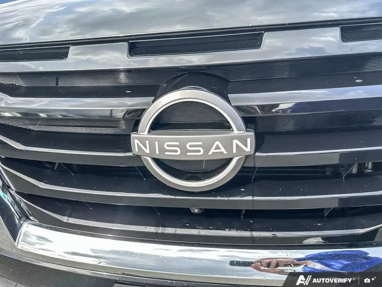 Nissan Pathfinder снимка Nissan Pathfinder