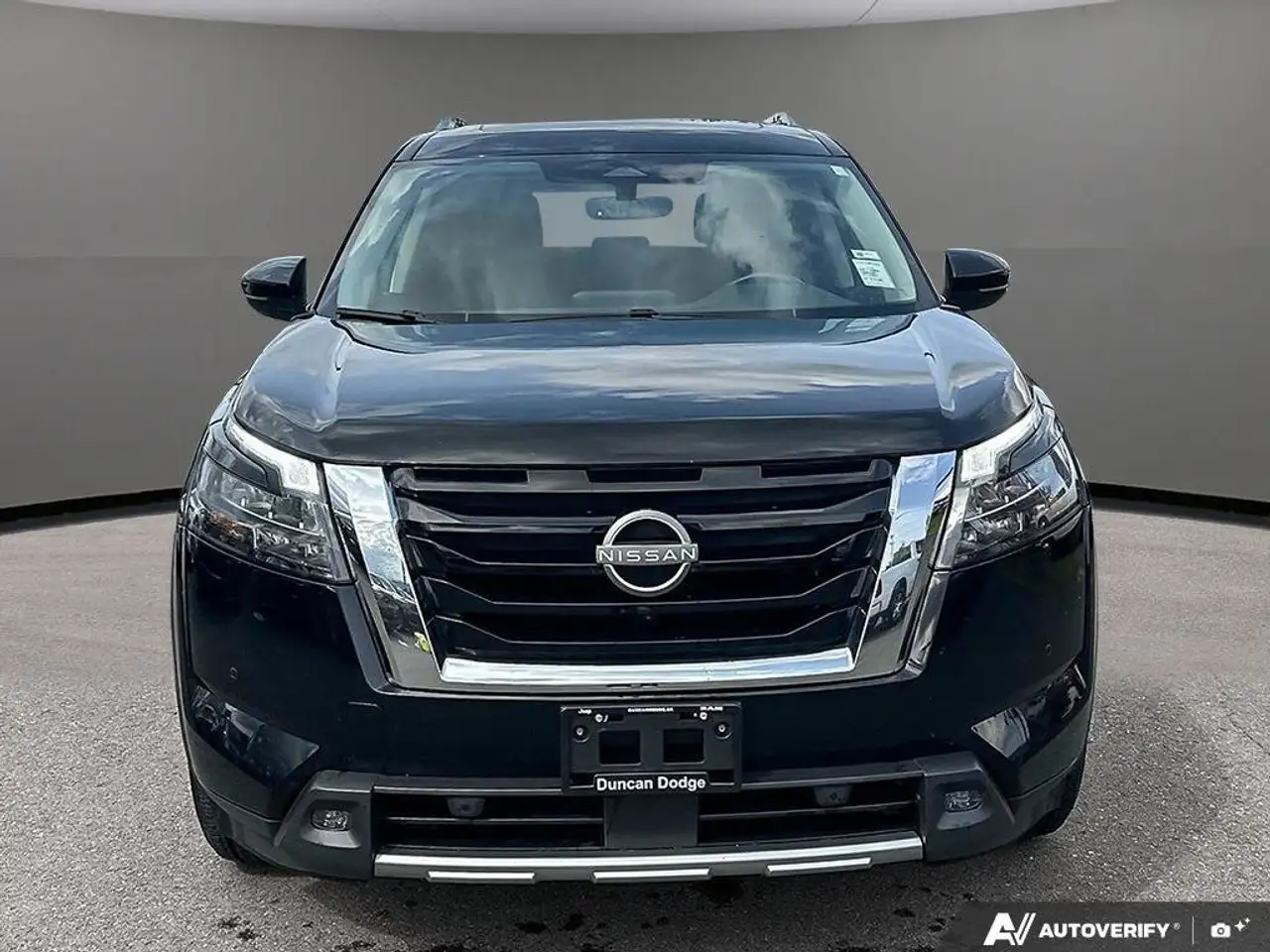 Nissan Pathfinder снимка Nissan Pathfinder