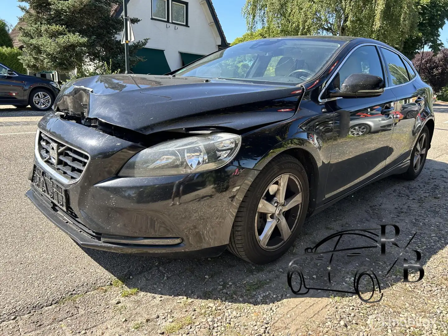 Volvo V40 1.6 D2 Momentum Voorschade Černá - 1