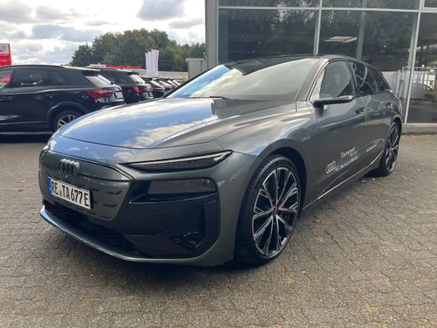 Audi A6 e-tron Avant PERFORMANCE Tech pro KAMERA NAVI Gris - 2