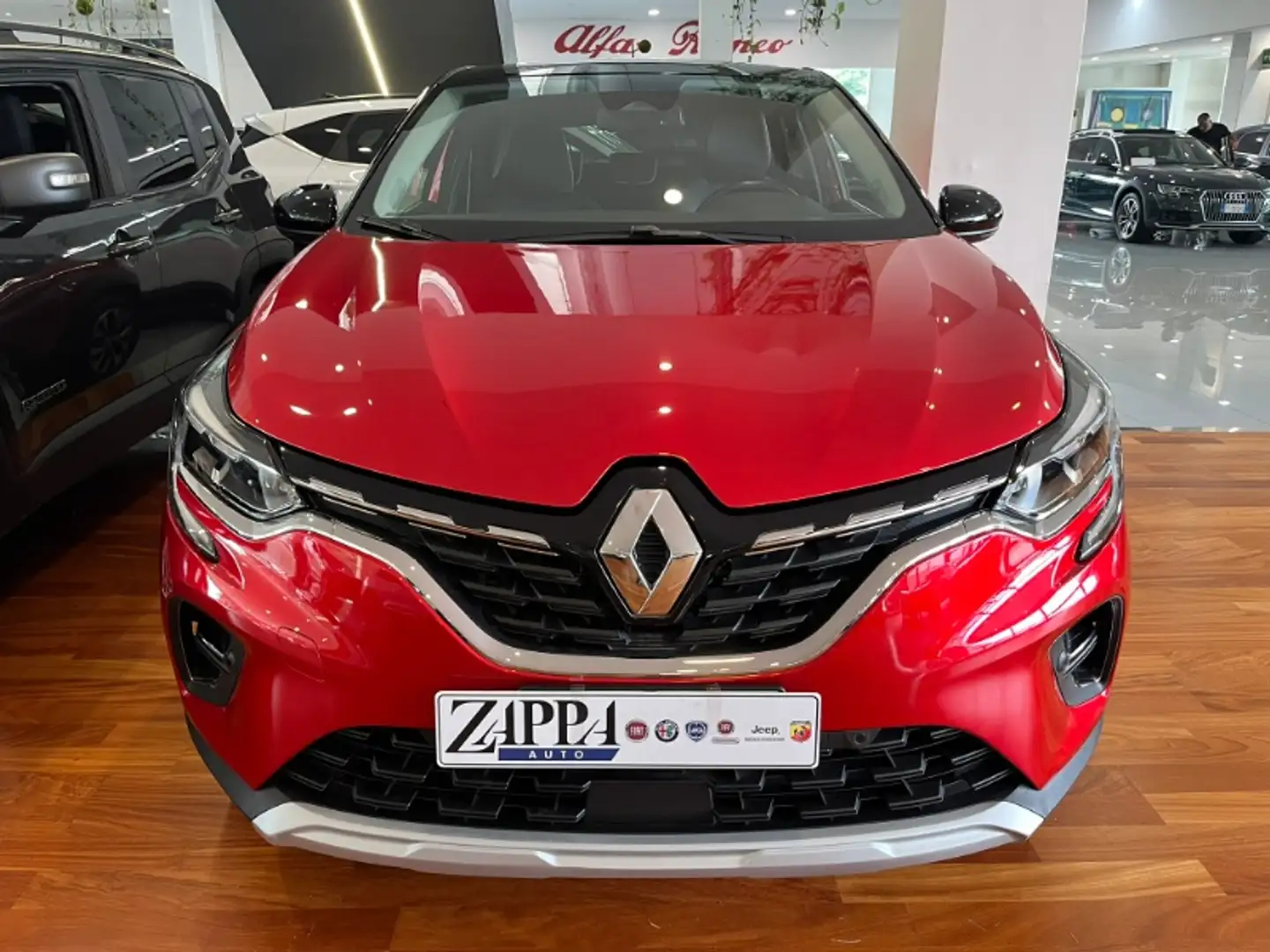 Renault Captur TCe 100 CV Intens Червоний - 2