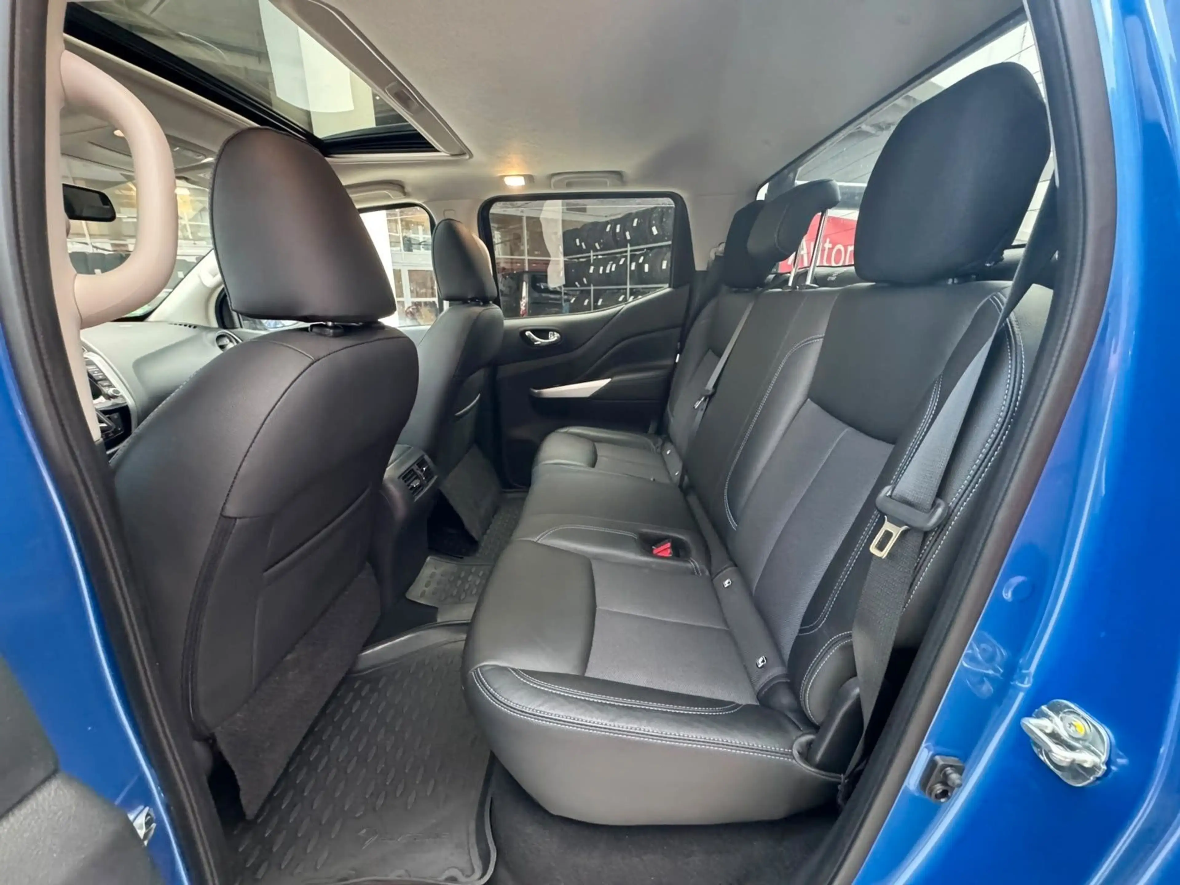 Nissan Navara NP300 N-Guard DoCa 4x4 AHK+360°+LED+DAB — photo 13