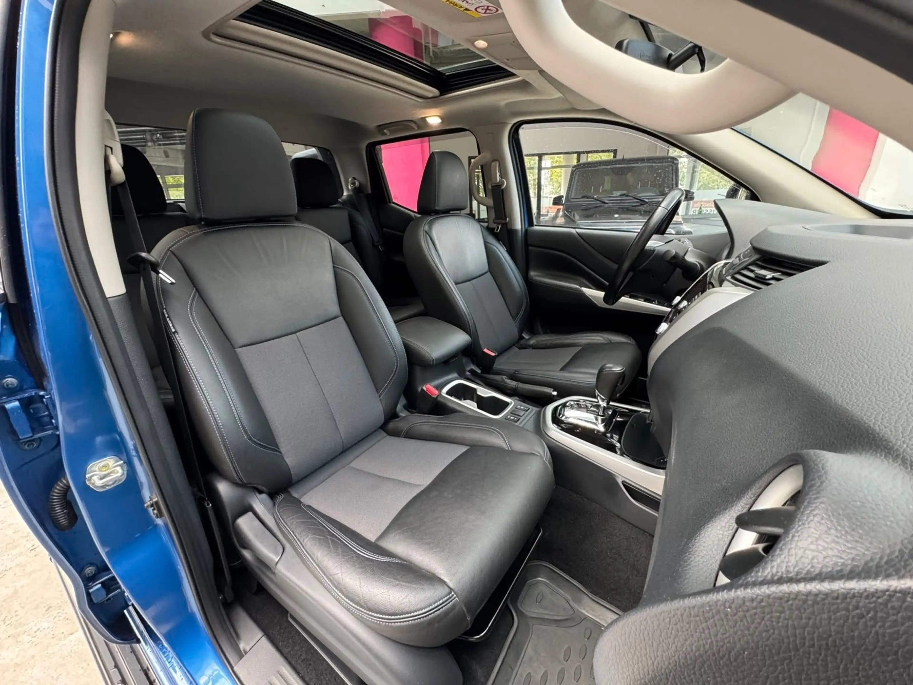 Nissan Navara NP300 N-Guard DoCa 4x4 AHK+360°+LED+DAB — photo 8